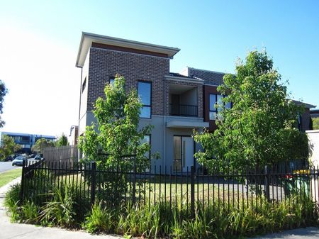 Stunning Family Home in Maidstone - Photo 3
