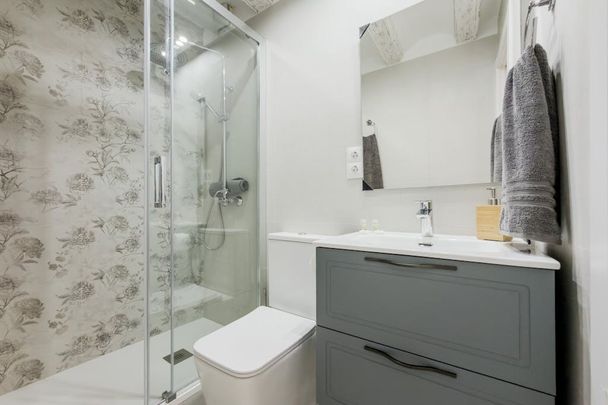 Carrer dEn Robador, Barcelona, Catalonia 08001 - Photo 1