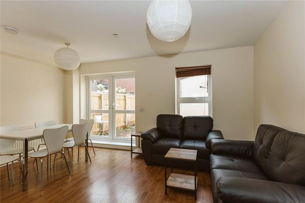 5 bedroom terraced house to rent - Photo 1