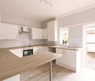 2 bedroom terraced house to rent - Photo 6