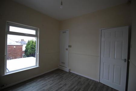 2 Bedroom Terraced House for Rent - Photo 3