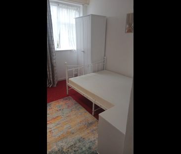 Studio Flat, London, NW9 - Photo 4