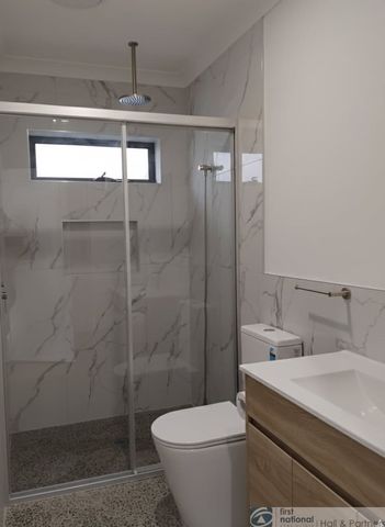 STUDIO/BEDSIT! - Photo 3