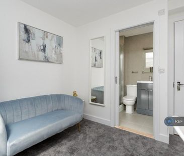 1 bedroom in a house share to rent - Photo 4