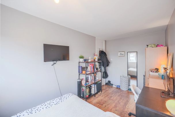 Wick Road – Room 3 - Photo 1