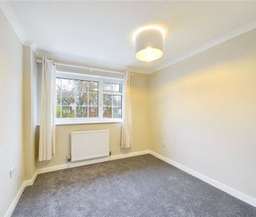 3 bedroom end of terrace house to rent - Photo 4