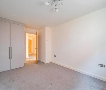 1 bedroom retirement property to rent - Photo 4