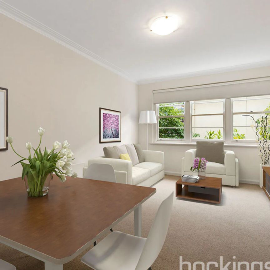 Beachside beauty - Photo 1