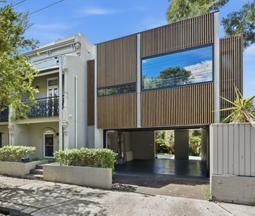 Stylish inner-west living in the heart of Leichhardt - Photo 4