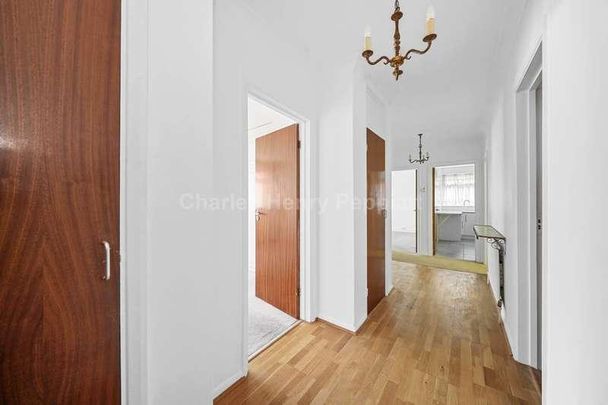 Holden Road, Woodside, N12 - Photo 1