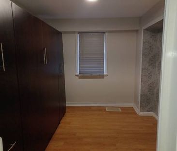 Oshawa bunglow unit for rent - Photo 1