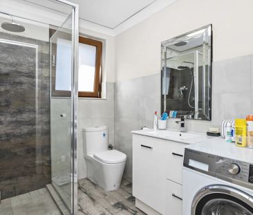 Stylish Two Bedroom Unit - Pathway to the Beach - Photo 6