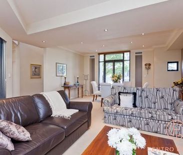 41 Coral Tree Avenue, Subiaco - Photo 3
