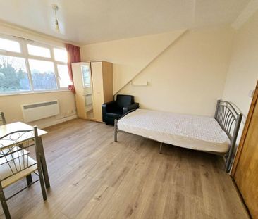 Studio to rent - Photo 4