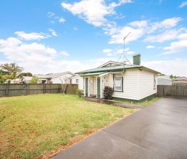 Cute Cottage in Otahuhu - Photo 3