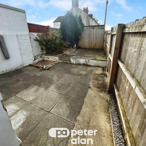Hawthorn Road West, Cardiff, CF14 - Photo 1