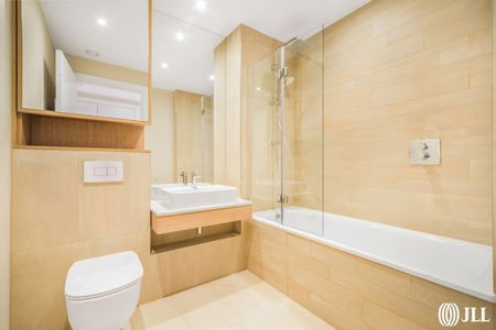 Sugar House Lane London E15 - Photo 5