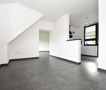 Ein Ort zum Ankommen - Großzügige Oberwohnung mit Loggia in ruhiger... - Foto 1