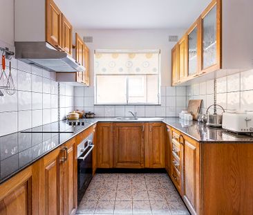 Two bedroom apartment in quiet street - Photo 2