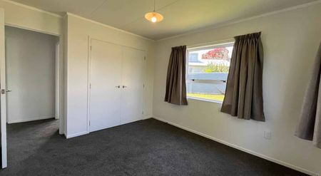 3 Bedroom Family Home - Photo 2