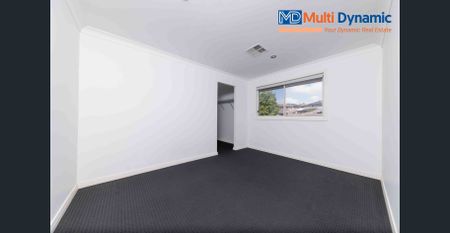 Spacious Family Home at 60 Pendergast Avenue, Minto - Photo 5