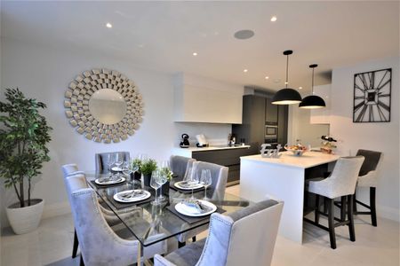 Crestbay House, 25 Lancaster Avenue - Photo 3