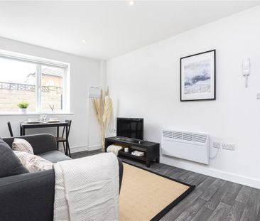 Studio to rent - Photo 6