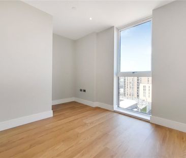 Excellent two-bedroom, two-bathroom flat within Wimbledon Grounds, ... - Photo 3