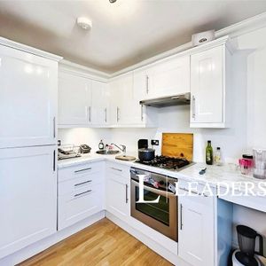 1 bedroom flat to rent - Photo 2