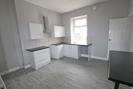 3 bedroom terraced house to rent - Photo 5