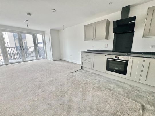 Flat 36, 3 Martin Court, Hastings, TN34 1DY - Photo 1