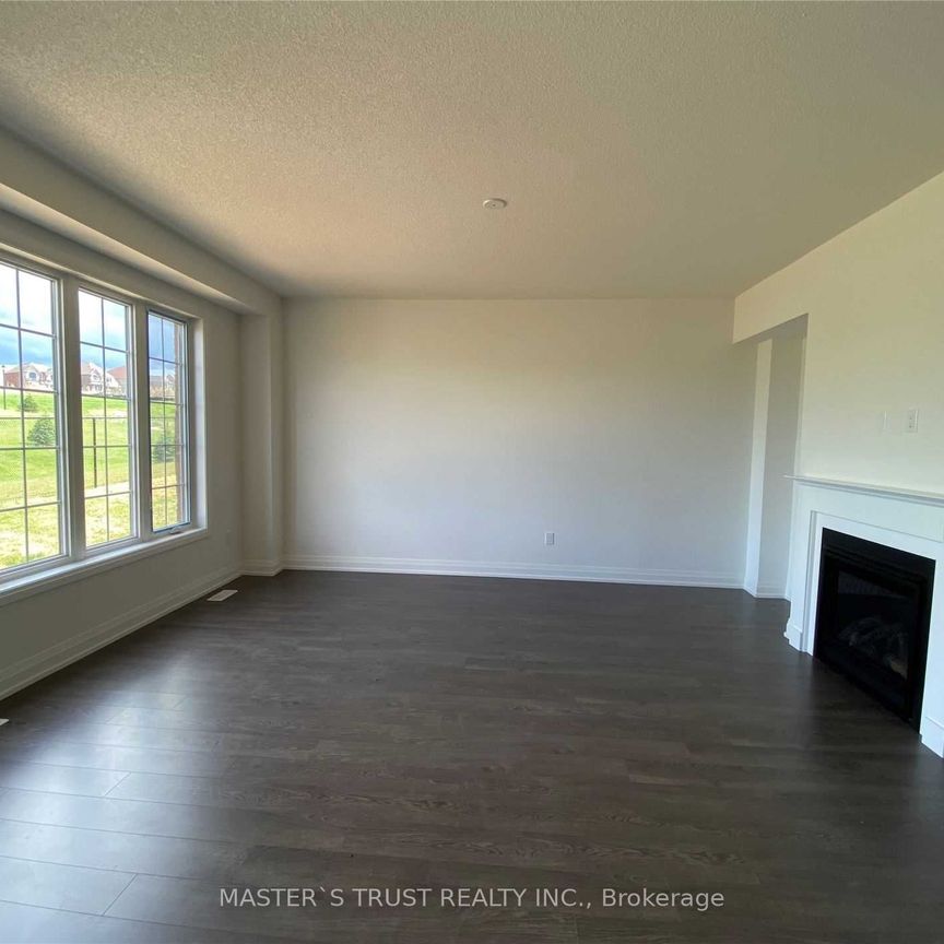 For Lease - 102 Frank Kelly Drive, East Gwillimbury, Ontario - Photo 1