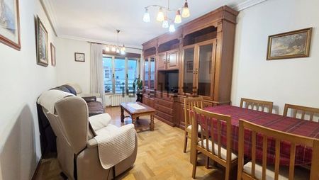 Alquiler de piso en Calle Balmes - Photo 2