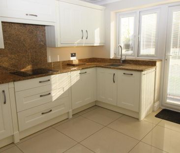 2 bedroom bungalow to rent - Photo 3