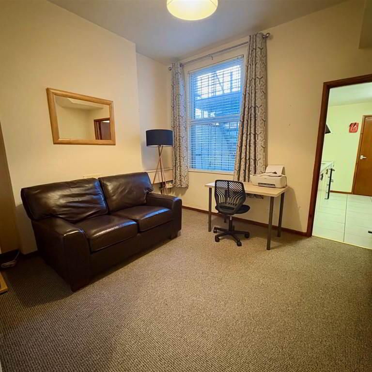 Apt 1, 94a Cromwell Road, Apt 1, Belfast, BT7 1JY - Photo 1