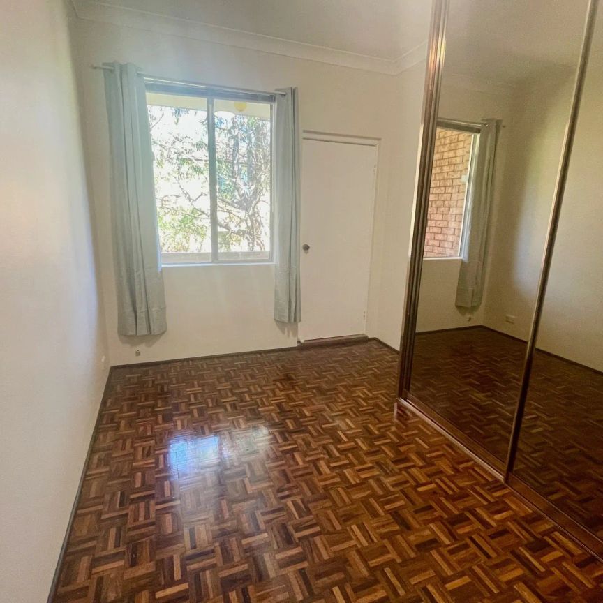 NORTH WEST FACING - SPACIOUS UNIT IN GREAT LOCATION - Photo 1