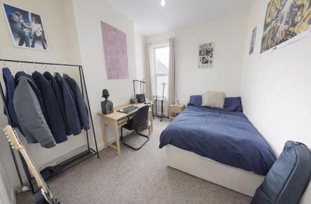 4 bedroom terraced house to rent - Photo 3