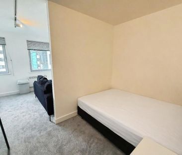 1 bedroom flat to rent - Photo 2