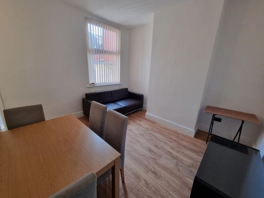 3 bedroom terraced house to rent - Photo 1