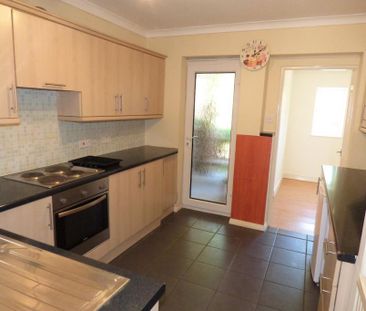 3 bedroom semi-detached house to rent - Photo 5