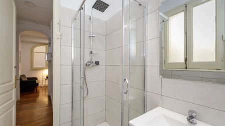 Room in a shared 16-bedroom apartment for rent in Sant Antoni, bills included - Photo 4