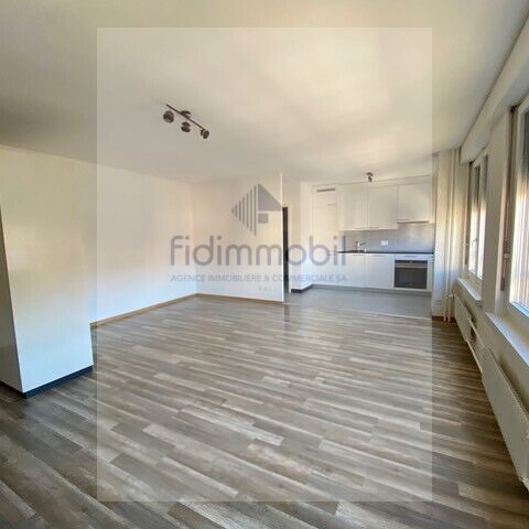 For rent, studios , Av. Léopold-Robert 58, La Chaux-de-Fonds - Photo 1