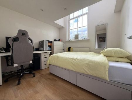 4 bedroom flat to rent - Photo 4