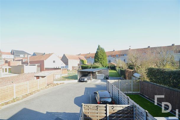 Ruim appartement met staanplaats langs de vaart van Ieper. - Photo 1