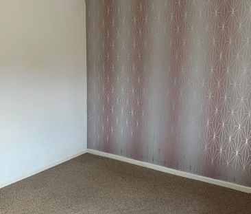 2 bedroom semi-detached house to rent - Photo 3