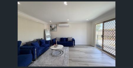 The Perfect Spacious Family Home with a Pool - Photo 2