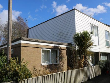 3 bedroom semi-detached house to rent - Photo 4