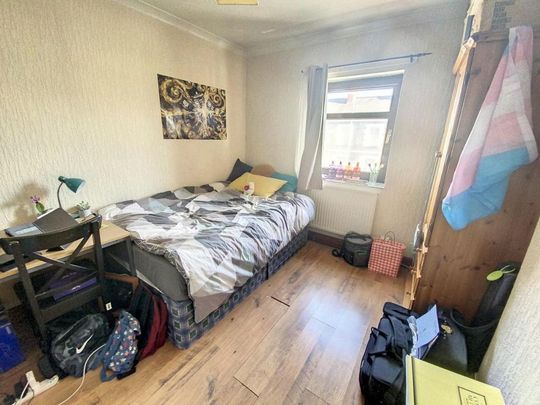 3 bedroom apartment to rent - Photo 1