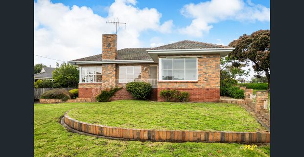 Recently updated with stunning bay views - Photo 1