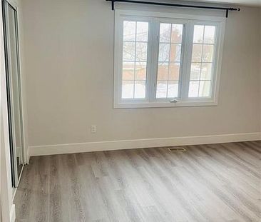 For Lease - 8 Homestead Crescent, London North, Ontario - Photo 4